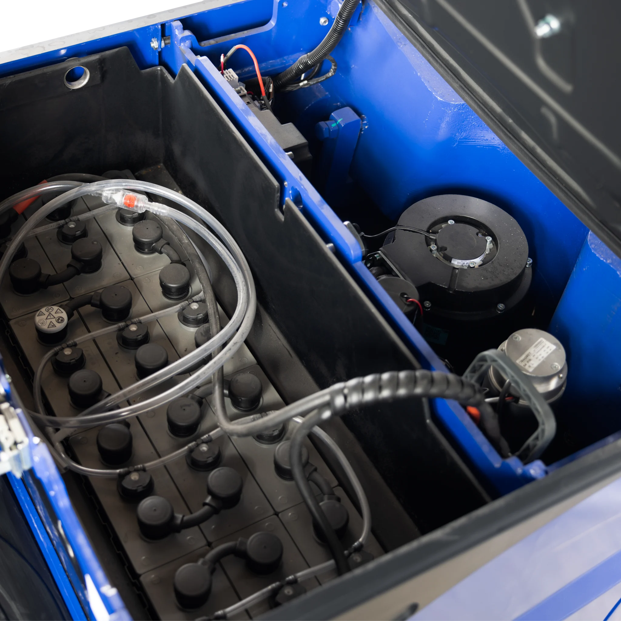 Electric three-wheel forklift EASY-M for 1.2t to 4m