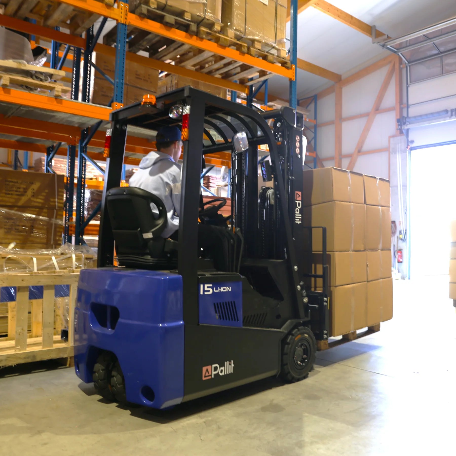 Electric three-wheel forklift EASY-L for 1.2t to 4.8m